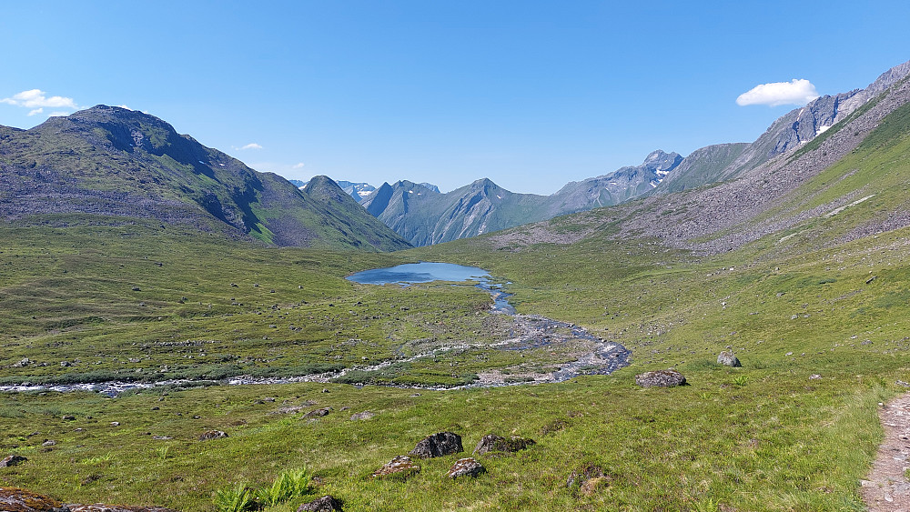 Mot Langsæterdalen