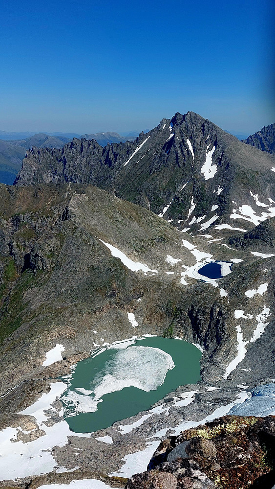 Mot Gullmorbreen og Brunstadhornet