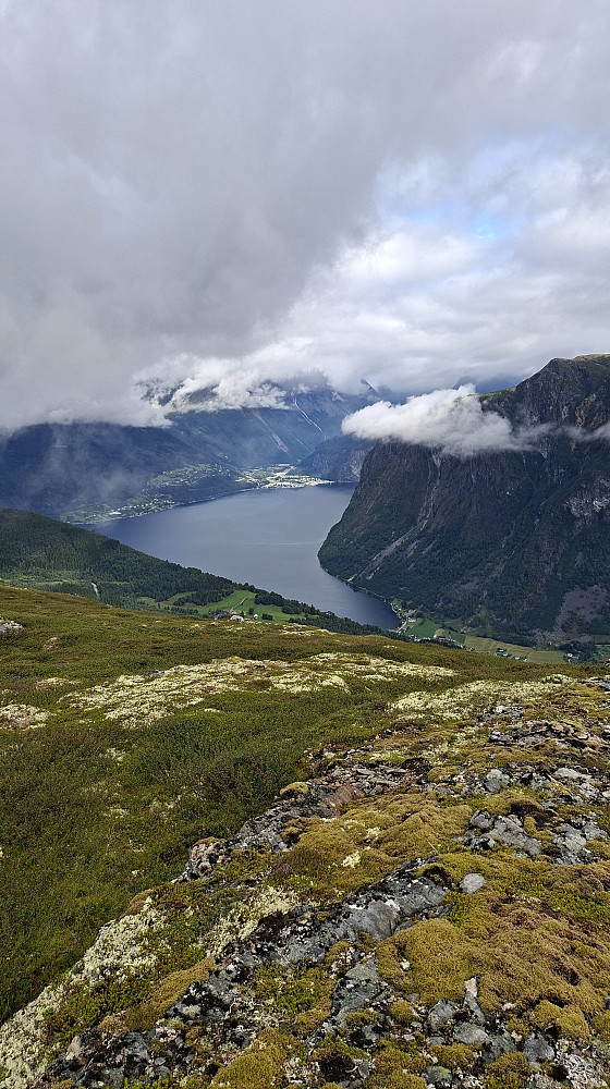 Fra Nonshaugen mot Nordalsfjorden og Valldal