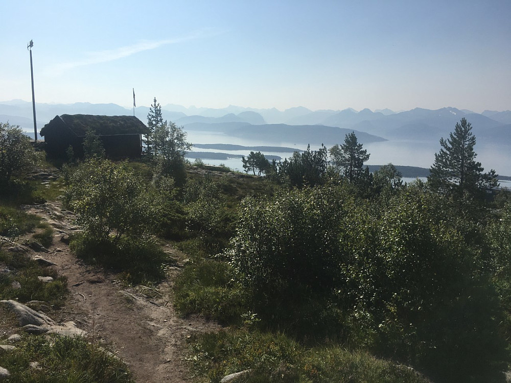 Det blir en fin varm dag i dag.