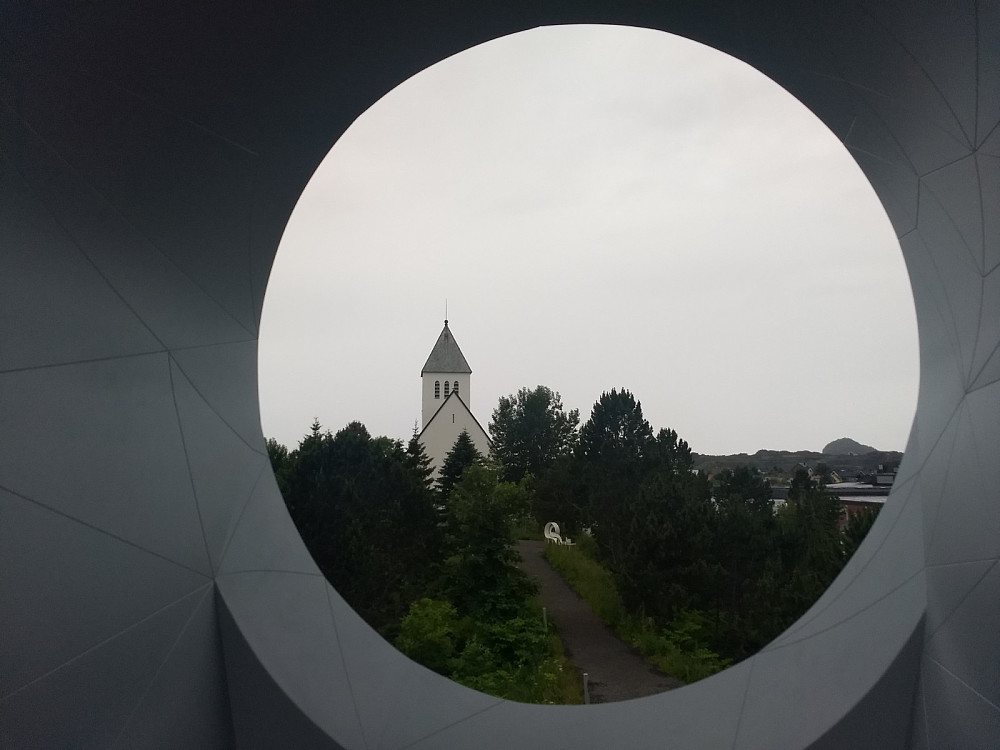 Kirka sett gjennom "Eye of the North.