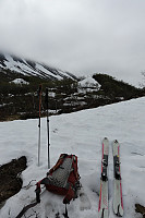 På med skia etter 10-12 min. Lavt skydekke.