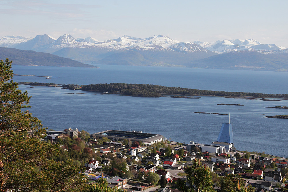 Fra Brattlihaugen.