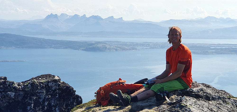 På Gjura. Bodø & Børvasstindan i bakgrunnen