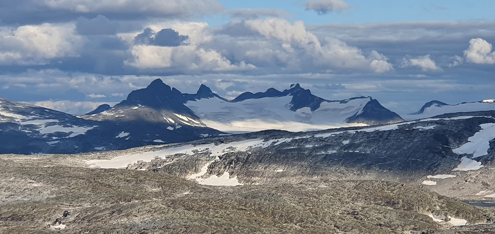 Leirbrean, Smørstabbtindan, Storebjørn ++