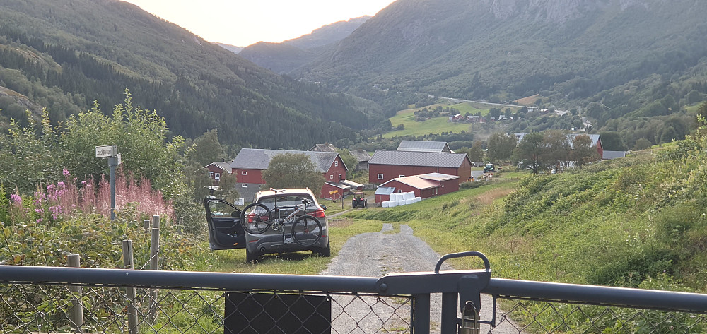 Start ved låst bom ved Sveji - 617moh