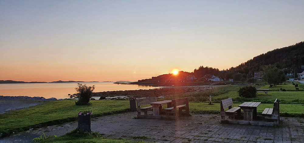 Solnedgang ved Skaland :)