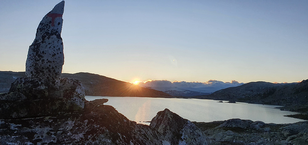 Solnedgang over Holmevatnet