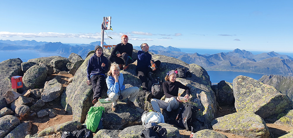 Ungdommer med arbeidssted Henningsvær kommer fra Bergen, Bagn, Bærum, Drammen og Trondheim :)