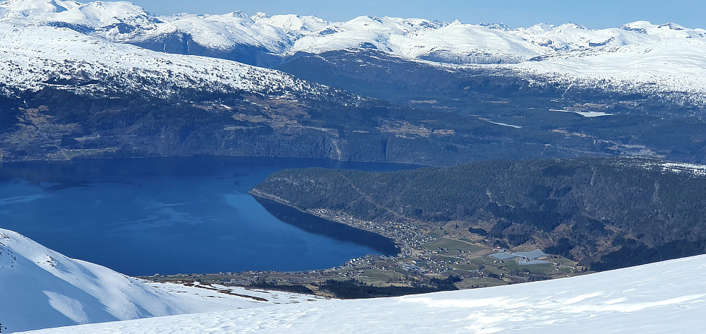 Innvik sett fra Storlogpiken