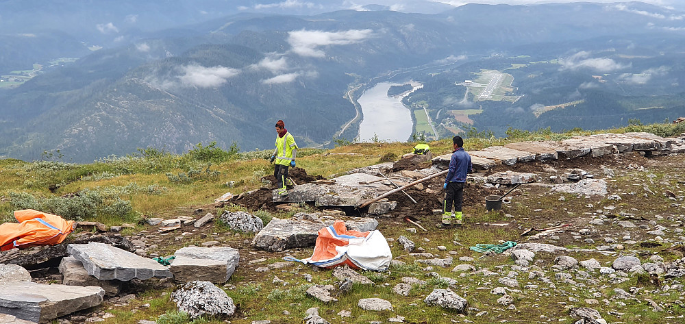 Fullføring av arbeidet helt til Øyfjellvarden