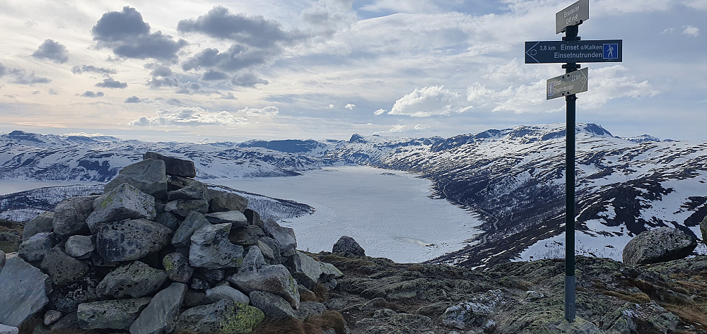 Strandavatnet sett fra Einsetnuten