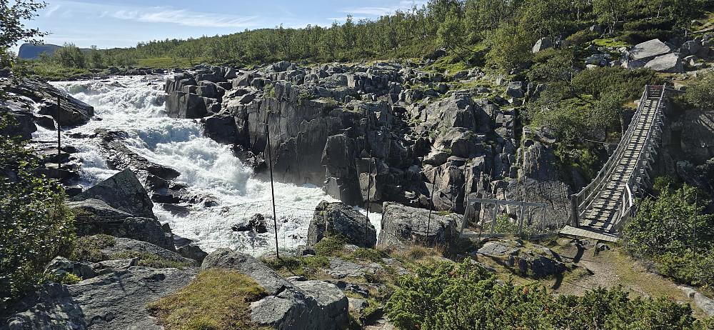 Hengebru over stor & stri elv (Lågen)