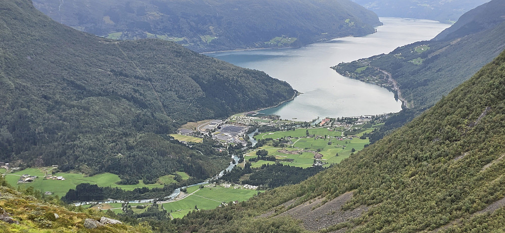 Inne på stien mot Skålatårnet