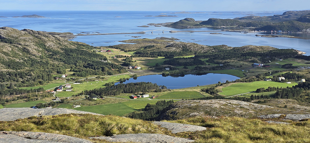Vakre Linesøya med Stokkøya i bakgrunnen