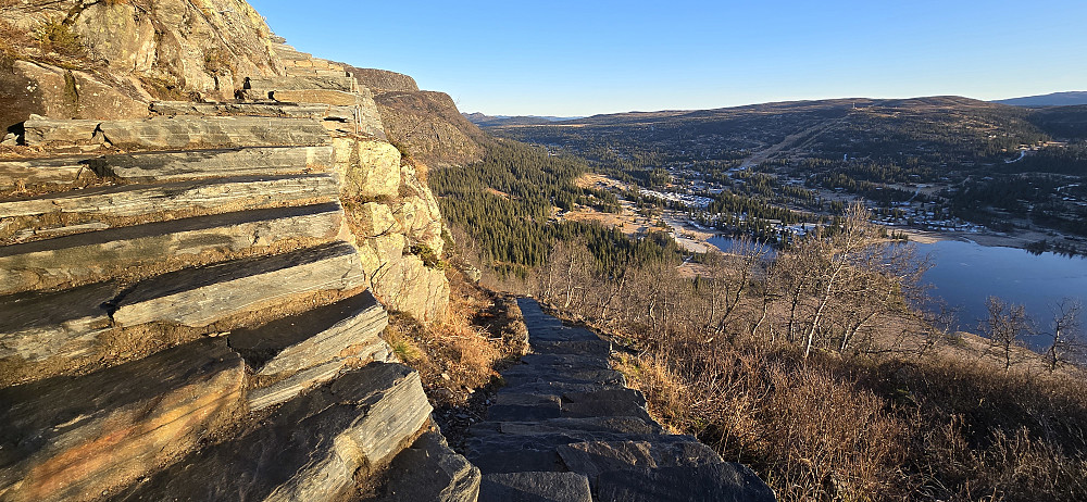 Trapp bygd 2020 - 2023 med stein fra Granvin i Hardanger