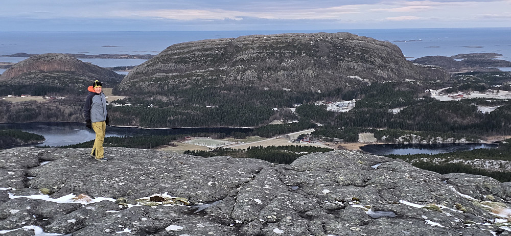 På Bakkafjellet med Rømmesfjellet i bakgrunnen