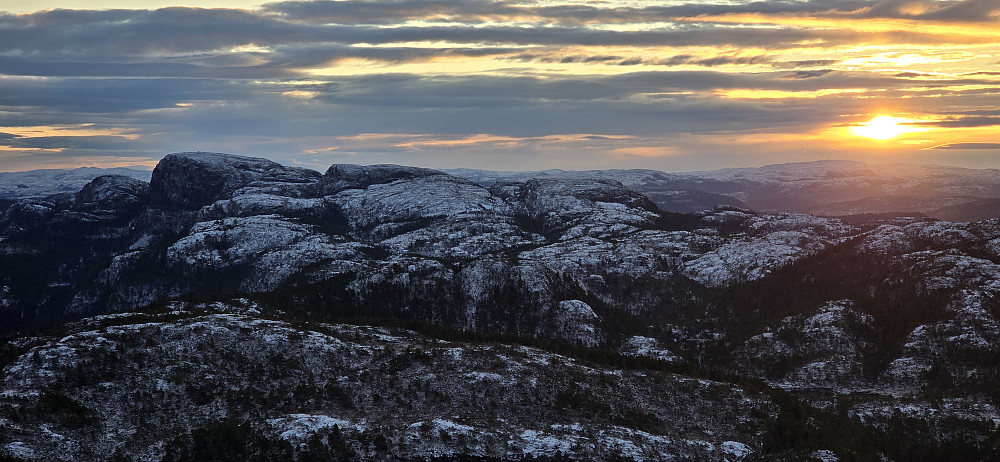 Soloppgang på Steggafjellet...
Keipen til venstre