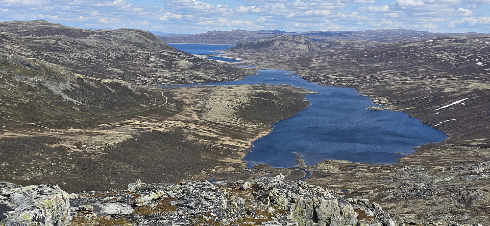 Fin utsikt mot Vikvatn og Imingfjell fra Søre Afdalsnuten