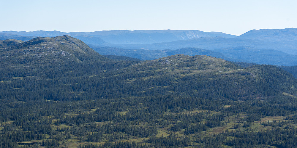 Anfinnatten til venstre, Langelifjell mot høyre og dalen i bakgrunnen er Vassfaret
