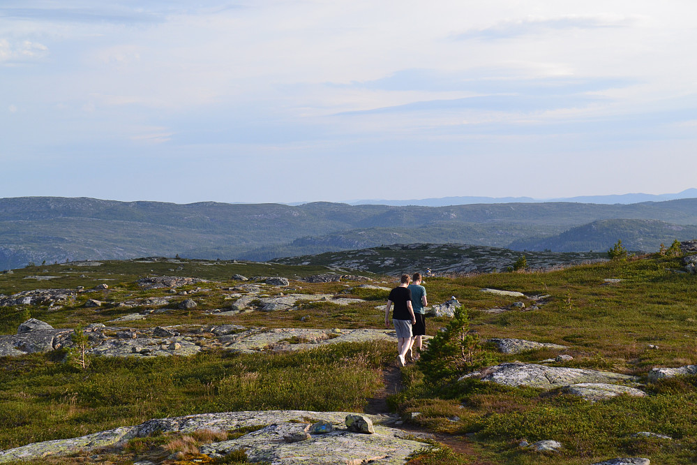 Fra ryggen tilbake over Berrfjell