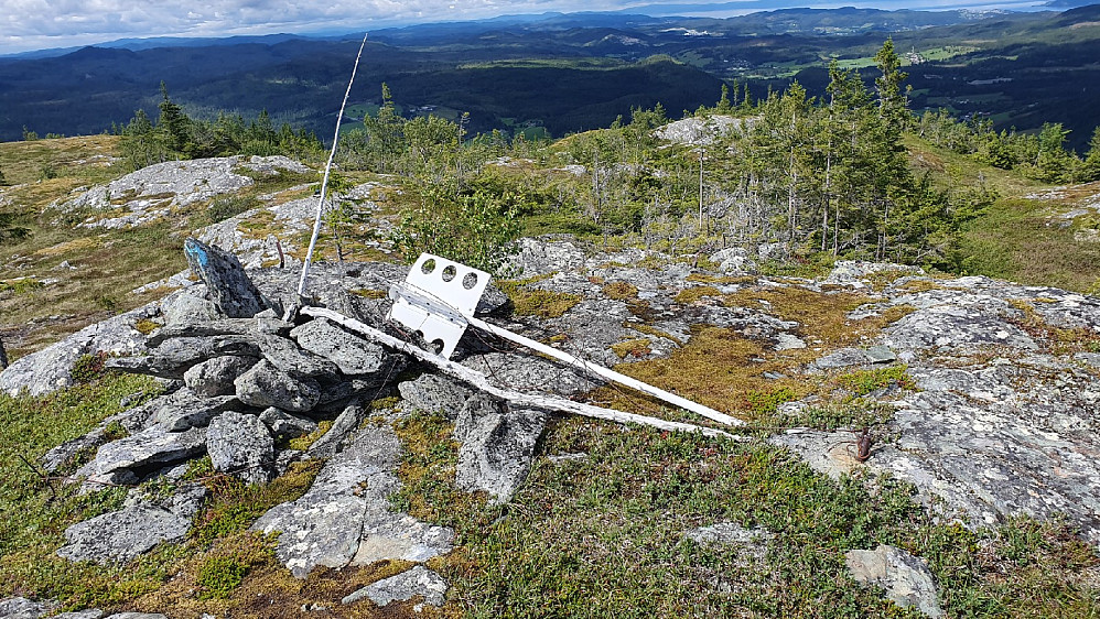 Dette trigpunktet er 100 meter nord for høyeste punkt.