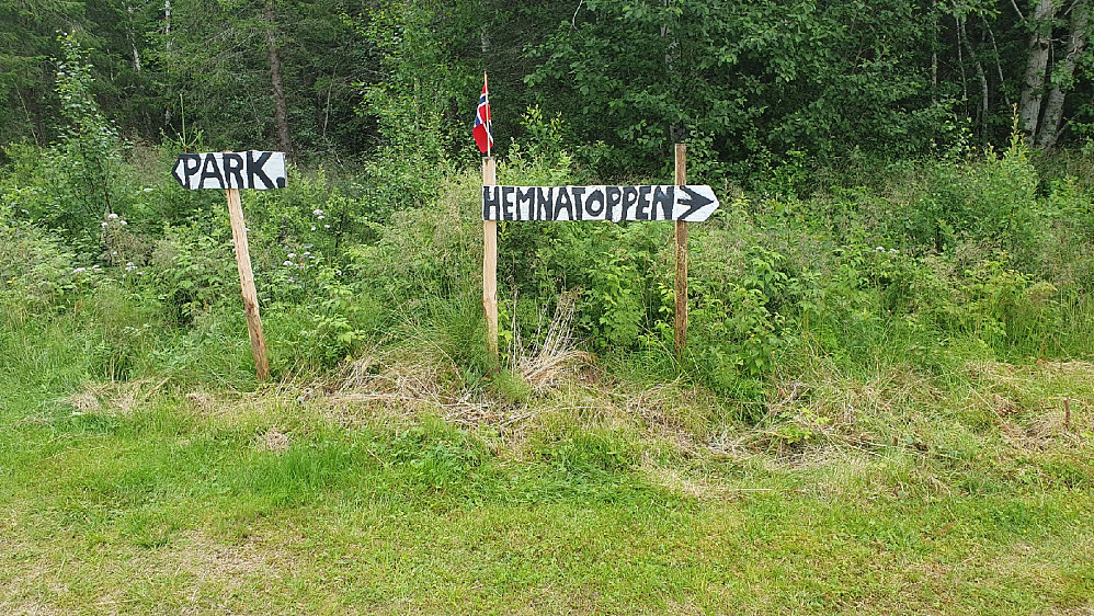 Startpunktet med plass til parkering langs vegen