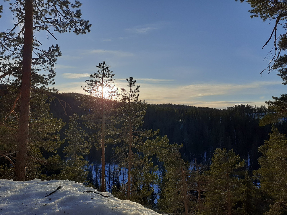 Sola kommer akkurat over åskanten i desember.