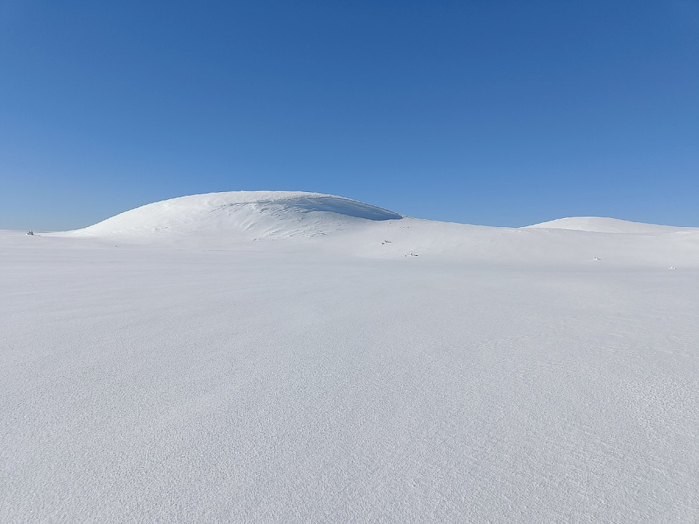 Vinden har skapt fine formasjoner og skavler også i fjellet i Sør-Aurdal.