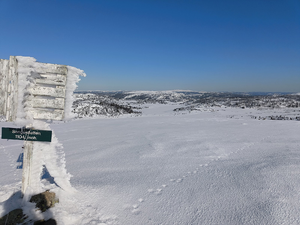 Mot Nordre Fjellstølen, med Spåtind i det fjerne. Fra Sangeknatten.