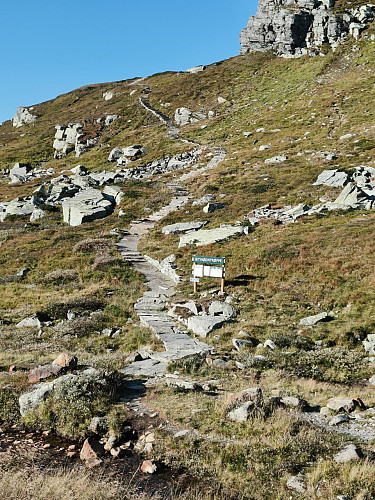 Et nytt skilt har dukket opp i Båtskaret.