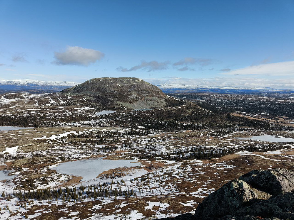 Utsikt fra toppen mot Rundemellen.