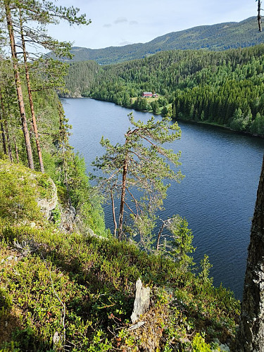 Fin utsikt over Begna og Landmark på andre siden.