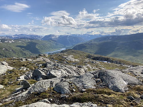 Utsikt tilbake over Upsete-eggi fra toppunktet