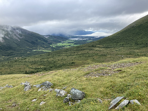 Utsikt nordvestover fra stigningen opp mot Kvannfjellet