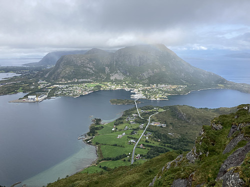 Utsikt mot Midsund på Otrøya