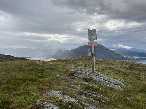 Toppunktet på Vardane som også blir kalt Sævikhatten 