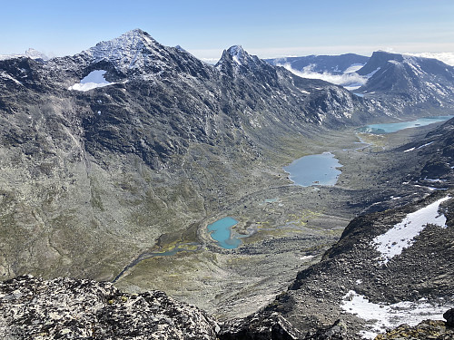 Flott utsikt ned mot Svartdalen fra Nørdre Svartdalspiggen