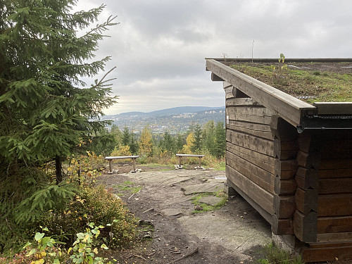 Gapahuken byr på hvile og kos, og med flott utsikt til Oslo by.