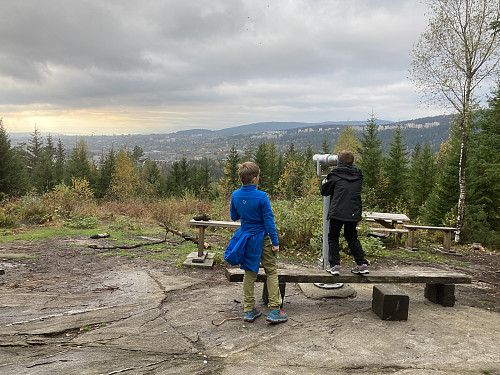 Siktekikkert ved gapahuken på Gjelleråsen