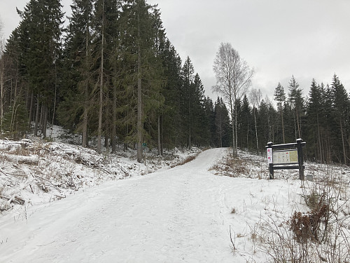 Ved parkeringen på Nordre Skar