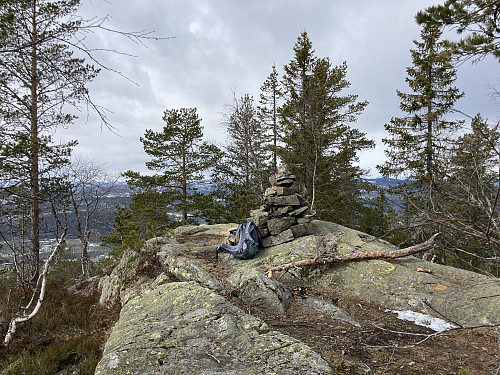 Skjennåsknatten er en fin topp med brukbar utsikt i flere retninger
