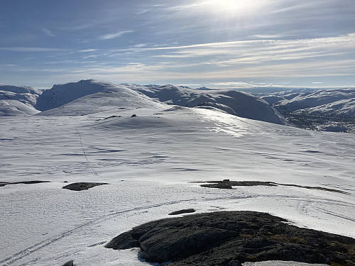 Her ser vi over til vesttoppen fra Hervardseggi Øst