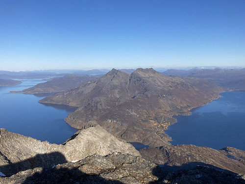 Løksetindene sett fra toppen