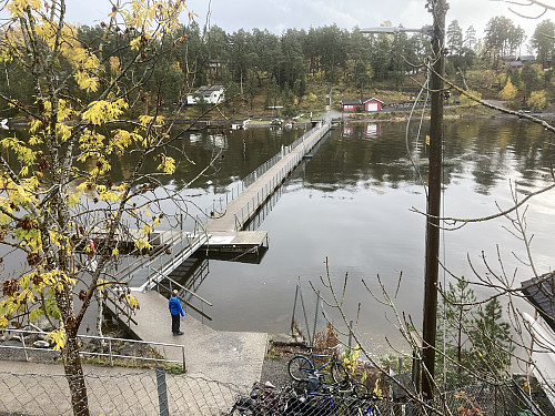 Flytebrygge over til Brønnøya fra Nesøya