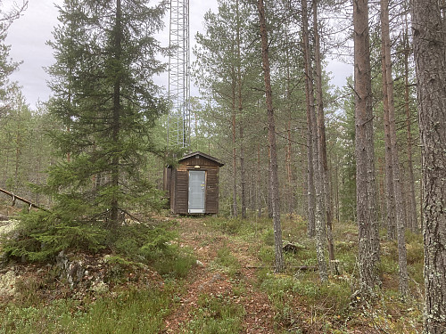 Her stopper stien. Videre innover er det likevel fint  terreng å gå i