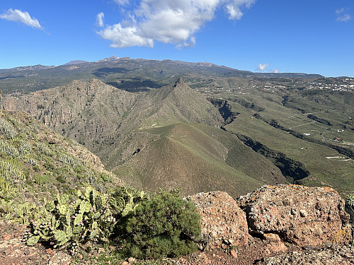Kjente topper: Roque de los Brezos og Roque Imoque i frogrunnen med Teide lengst bak i bildet
