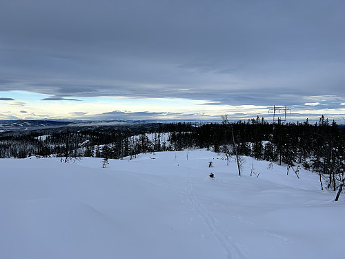 I stigningen opp mot Høgkorset fra nord er det fin utsikt nord- og vestover
