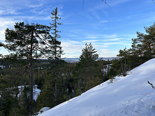 På vei opp bakken mot Skarpdunderen