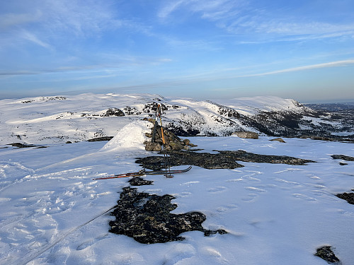 Kristnatten i Flå. Sørbølfjellet i bakgrunnen, og Sørbølnatten lengst til høyre